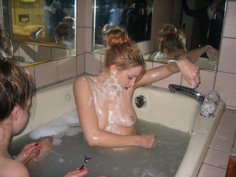 Steamy Amateur Girls Showering Together: Explicit Bathtub Babes