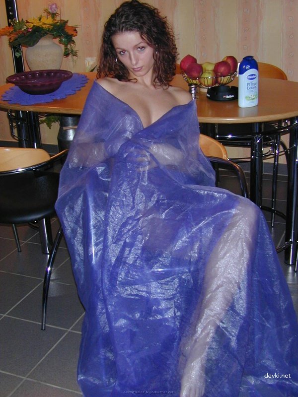 Stunning Amateur Babe with Busty Assets - Explicit Amateur Photo