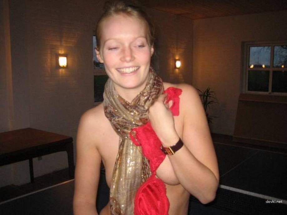 Steamy Amateur Sex Pics: Naughty Girl's Explicit XXX Photos