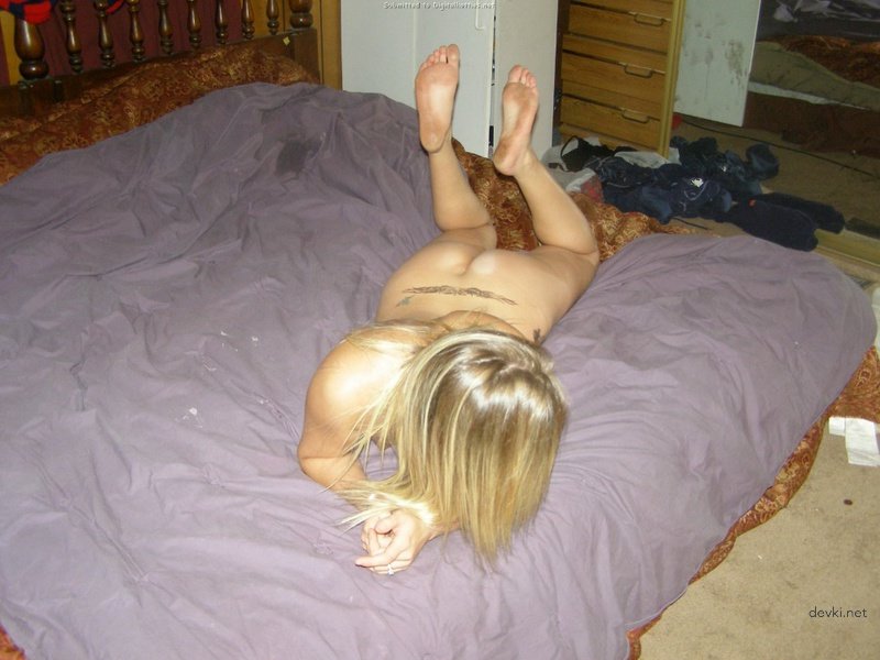 Hotwife Fucks Stranger at Resort - Raw Amateur Porn Pics