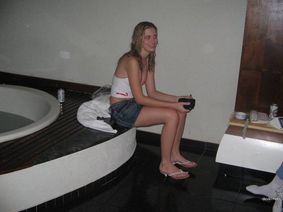Taboo Family Vacation Incest XXX: Explicit Amateur Porn Photos
