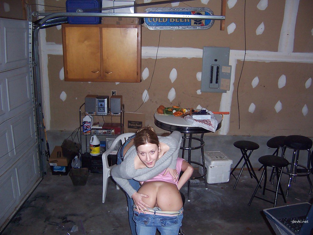 Hot Amateur Sister's Friend Homemade Porn Pics - Explicit Sibling Sex