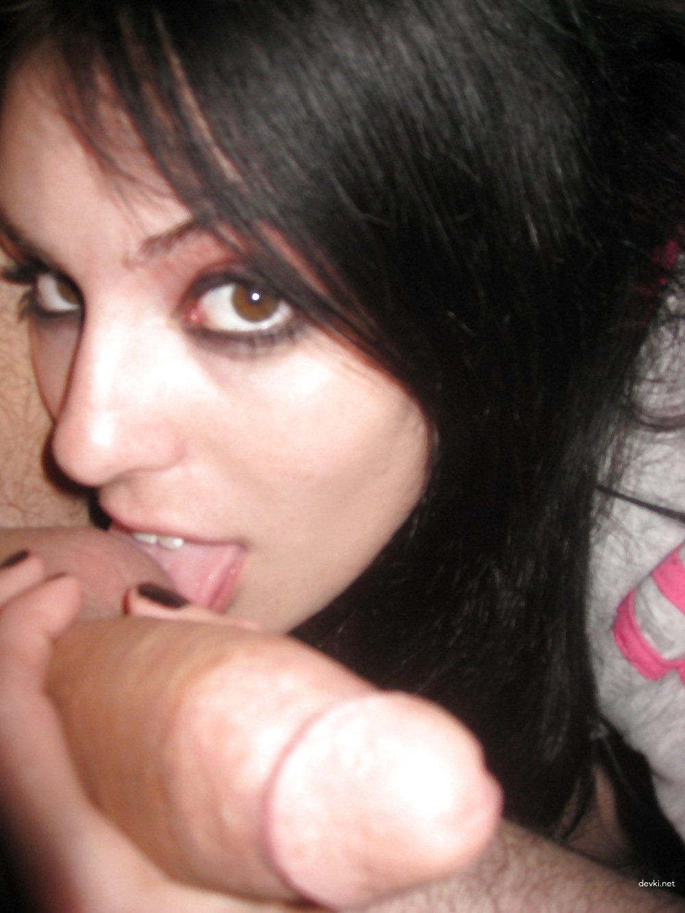 Amateur Girlfriend's Sloppy Deepthroat and Rough Fuck Session