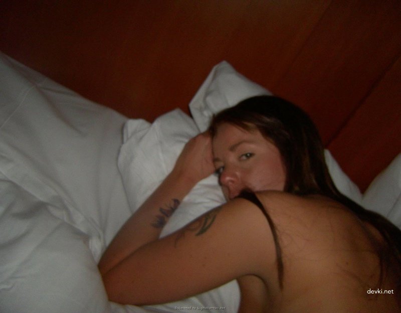 Intoxicated Slut Swallows Cum in Raw Amateur Porn Shot