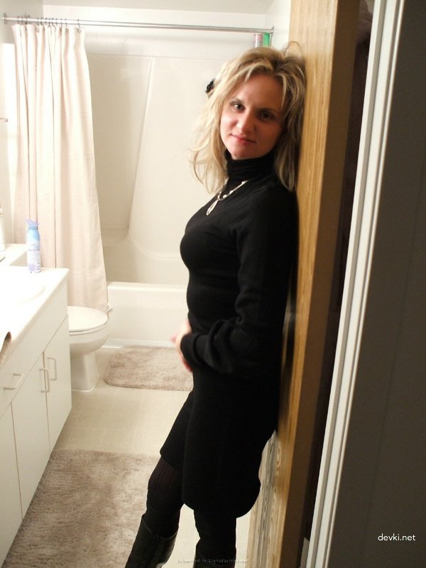 Amateur Wife Pussy Exposed: Explicit Photos from Every Angle