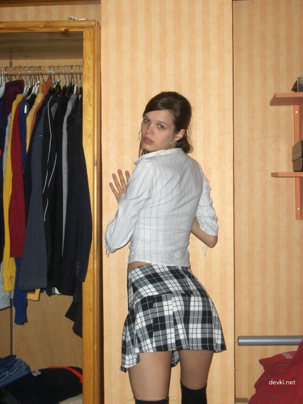 Hot College Coed Masturbates: Amateur XXX Photo