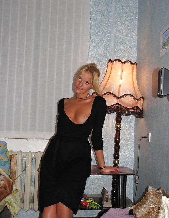 Explicit Amateur Erotica: Hot Girl's Erotic Photo Collection - Uncensored and Seductive!