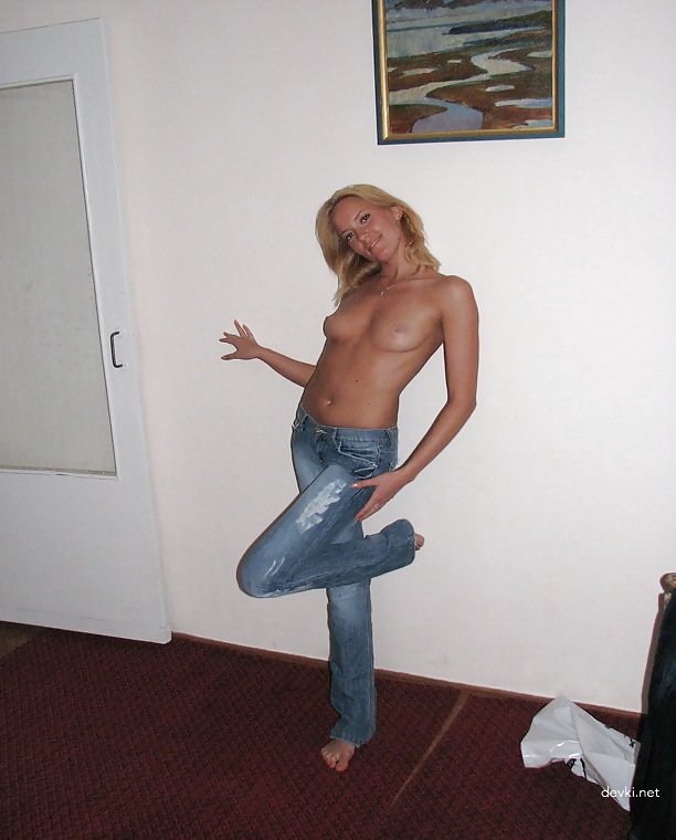 Explicit Amateur Erotica: Hot Girl's Erotic Photo Collection - Uncensored and Seductive!