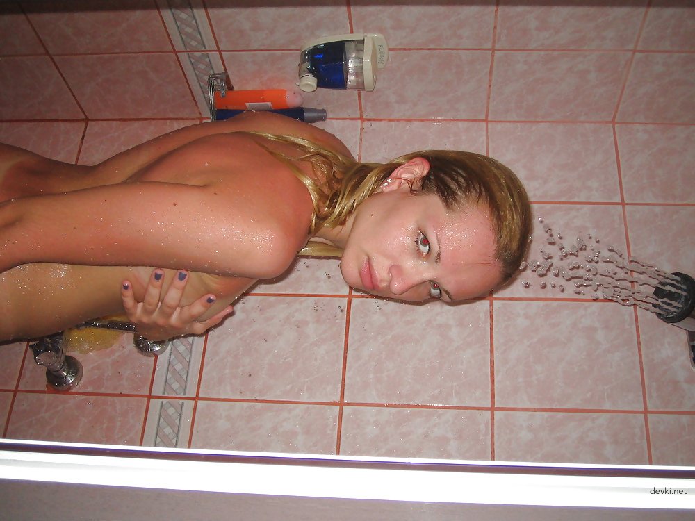 Hot Wife Masturbates for Friend - Explicit Amateur Porn Pic