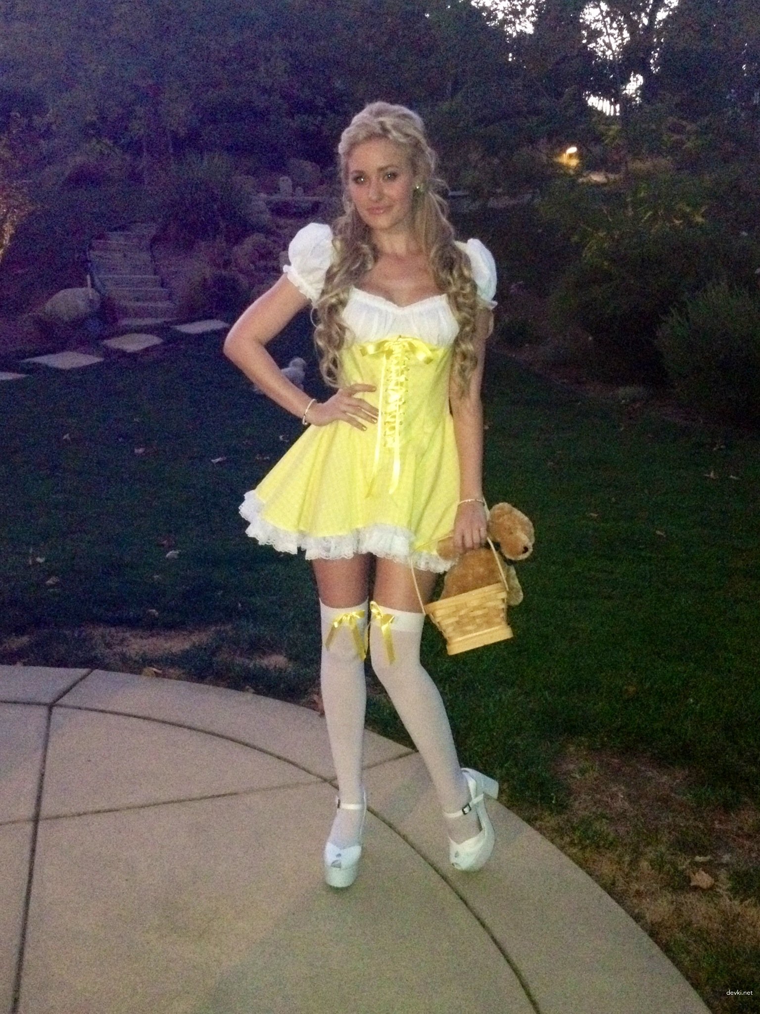 XXX Amateur Sister Nudes: Personal Explicit Pic of My Sis