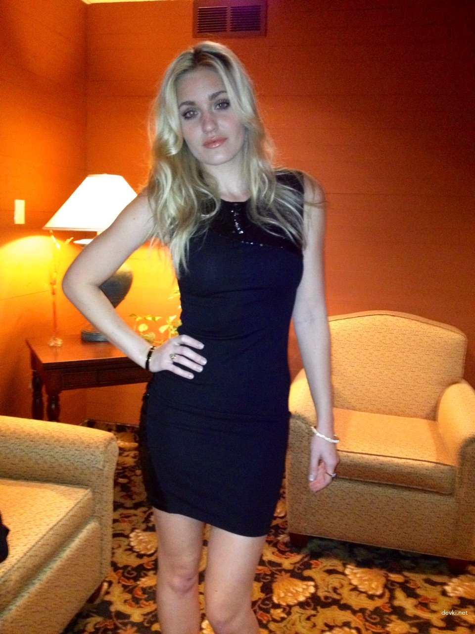 XXX Amateur Sister Nudes: Personal Explicit Pic of My Sis