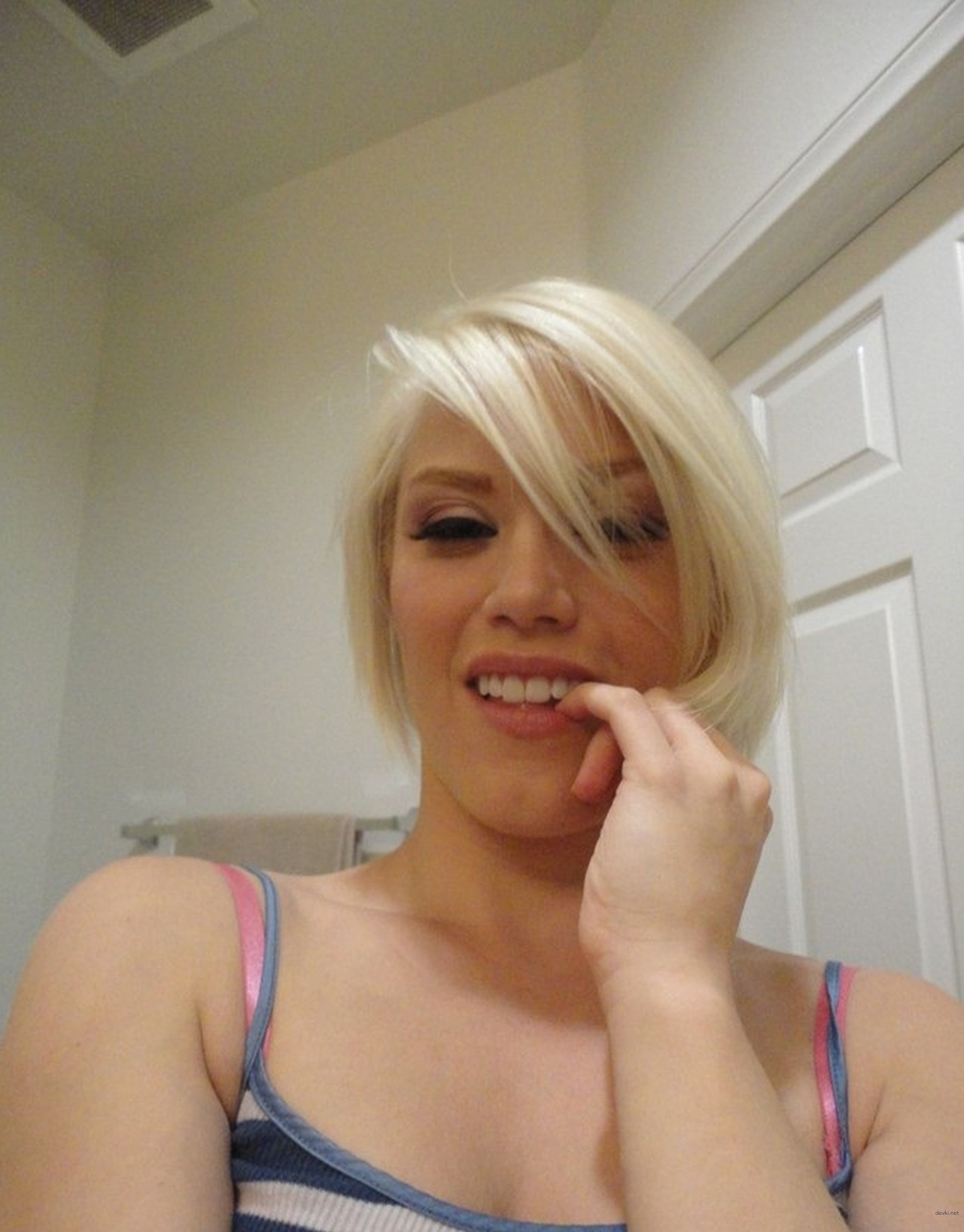 Blonde Bombshell Amateur XXX Pics - Classy Blonde Babe in Hot Sex Action