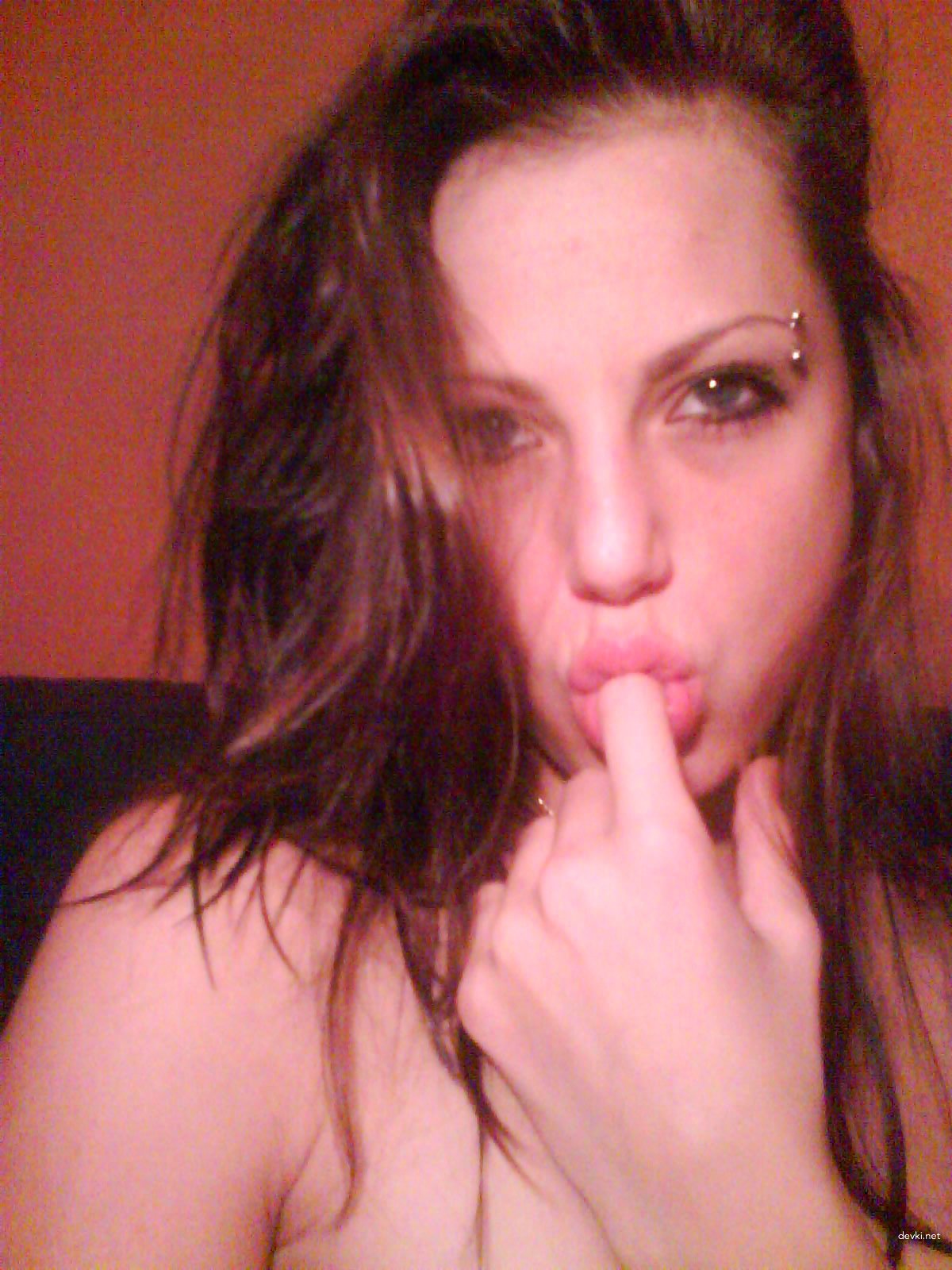 Amateur Girl's Explicit Arousal: Uncensored & Provocative Photo