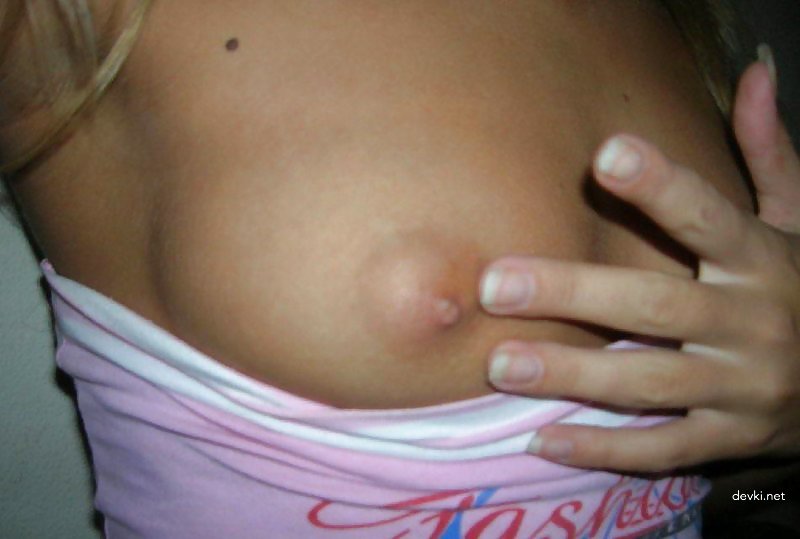 Intimate Close-Up: Hot Amateur Babe Fingering Her Wet Clit - Explicit Pleasure