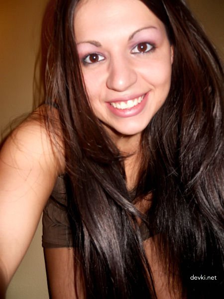 Steamy Amateur Selfie: Seductive Young Woman in Sexy Pose