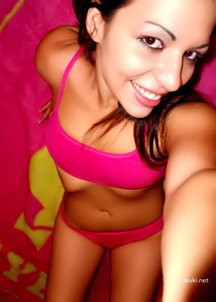 Steamy Amateur Selfie: Seductive Young Woman in Sexy Pose