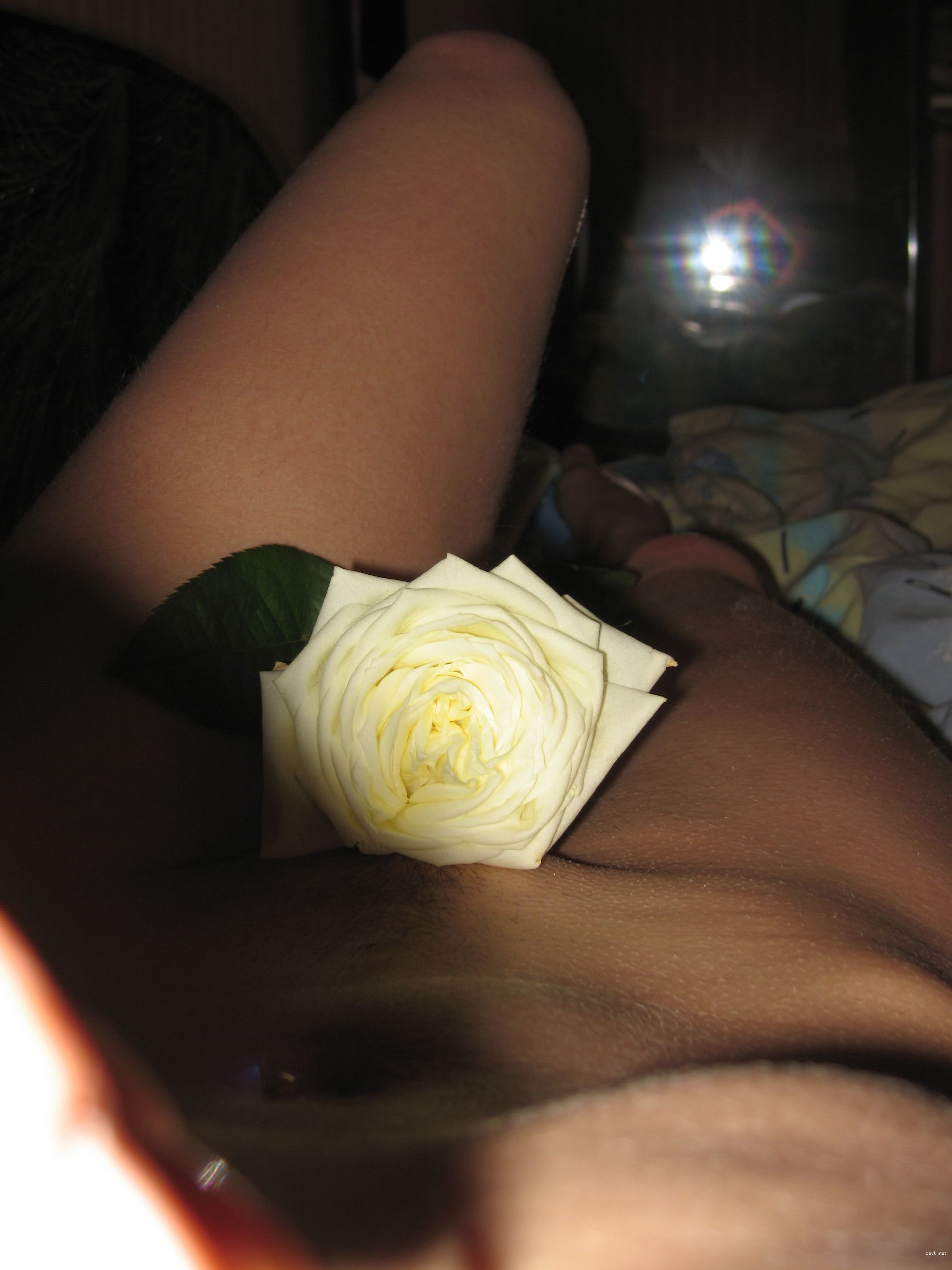 Explicit Amateur Nude: Naked Girl Post-Shower Photo