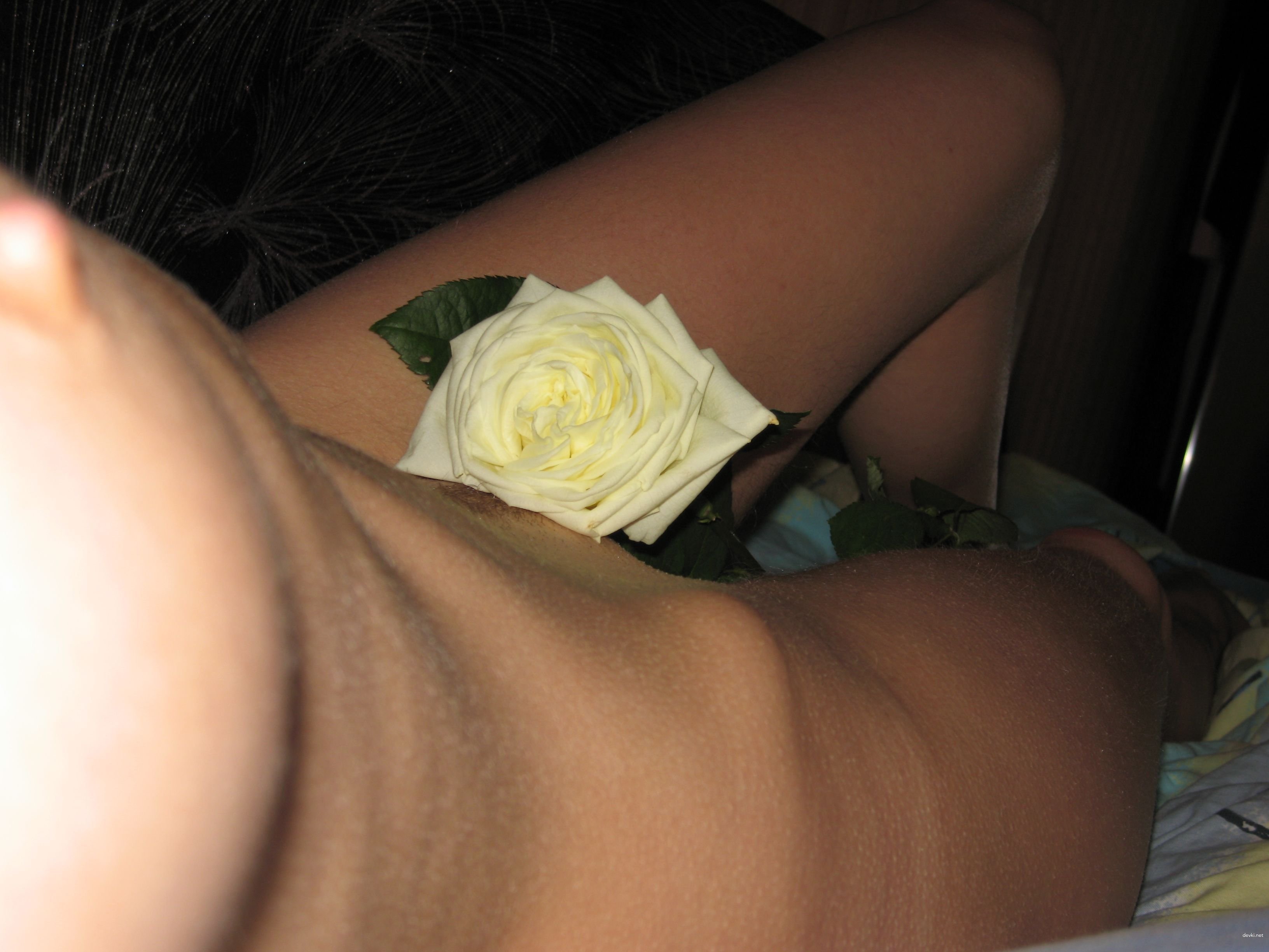 Explicit Amateur Nude: Naked Girl Post-Shower Photo