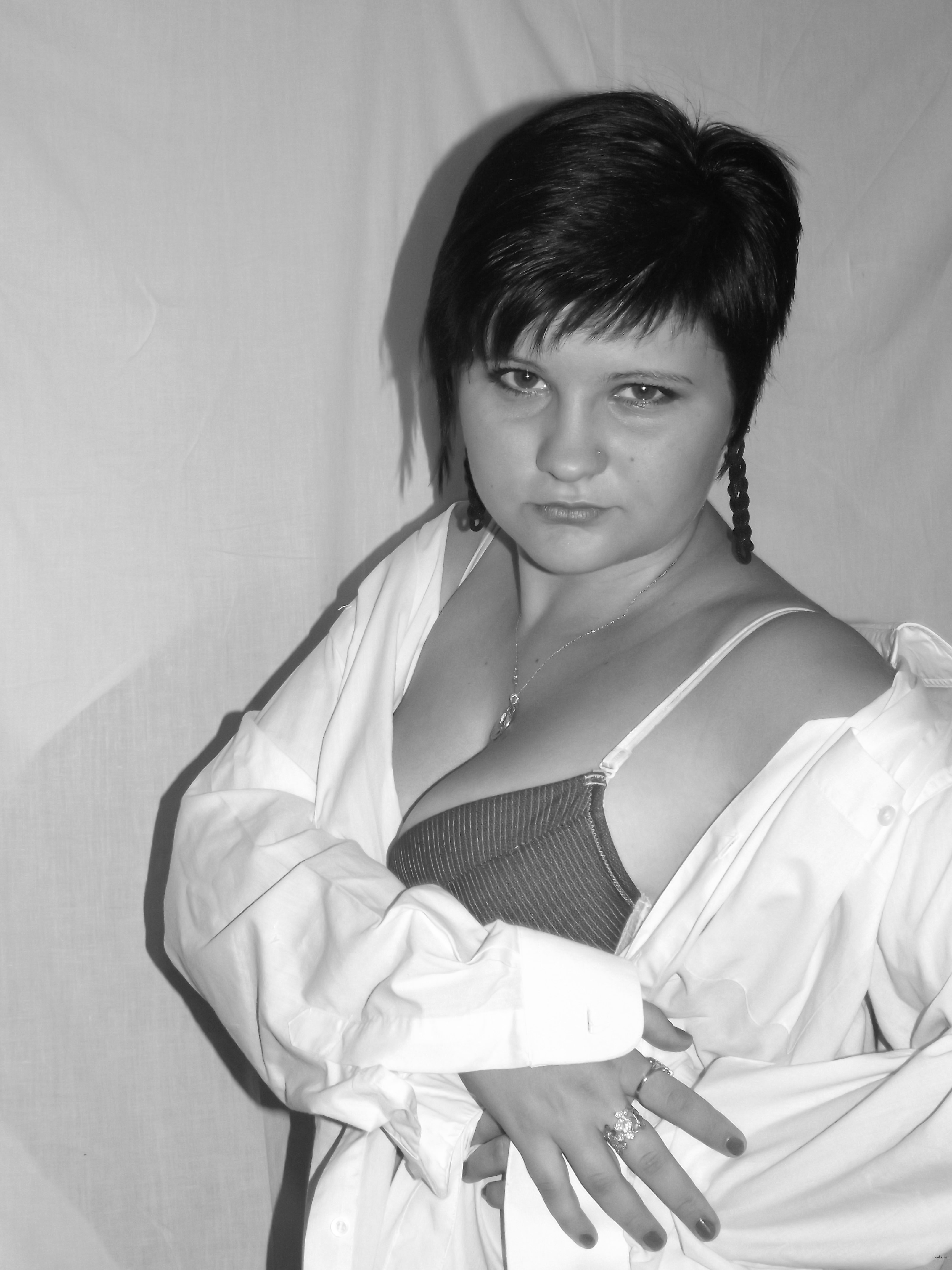 Anena's Explicit and Provocative Amateur Photo Session: Raw, Uncensored Shots for Your Pleasure
