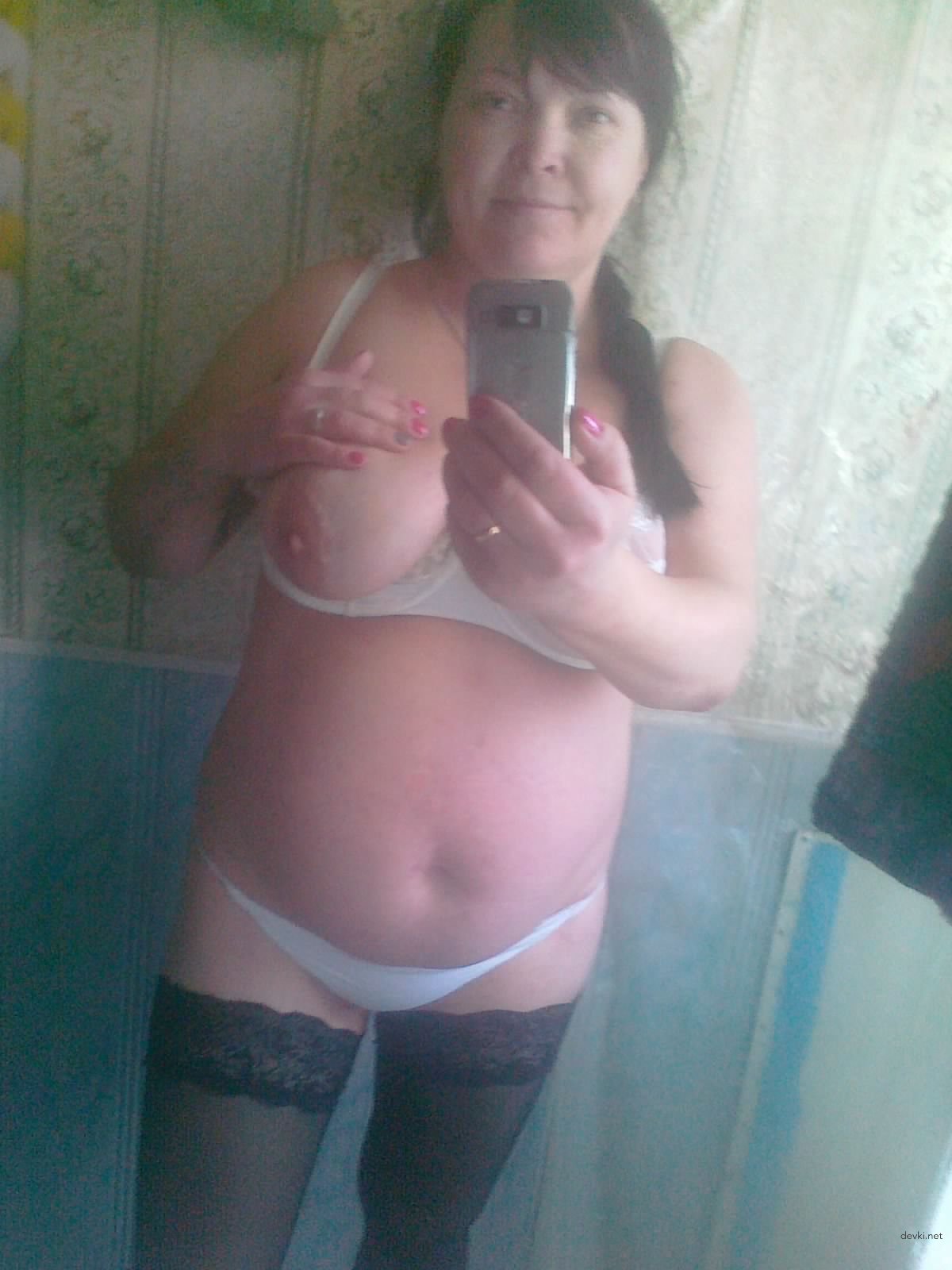 Russian Girlfriend Nude - Explicit Amateur Photo of Naked Girl