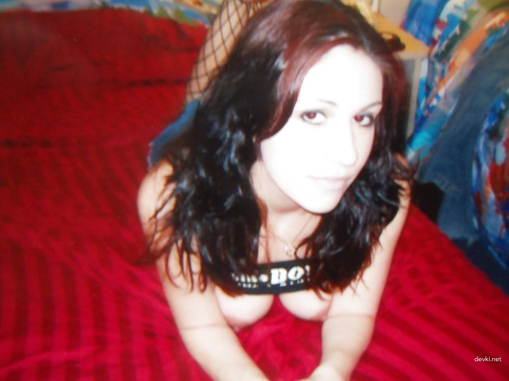 Sultry Amateur Photos: Sexy Girl's Intimate & Sensual Images