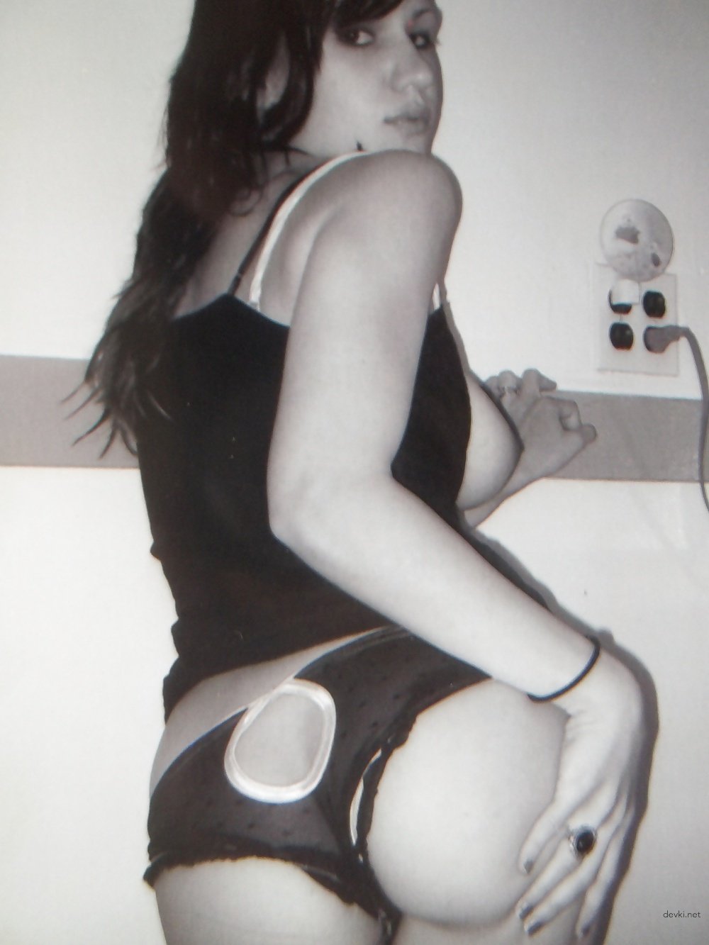 Sultry Amateur Photos: Sexy Girl's Intimate & Sensual Images