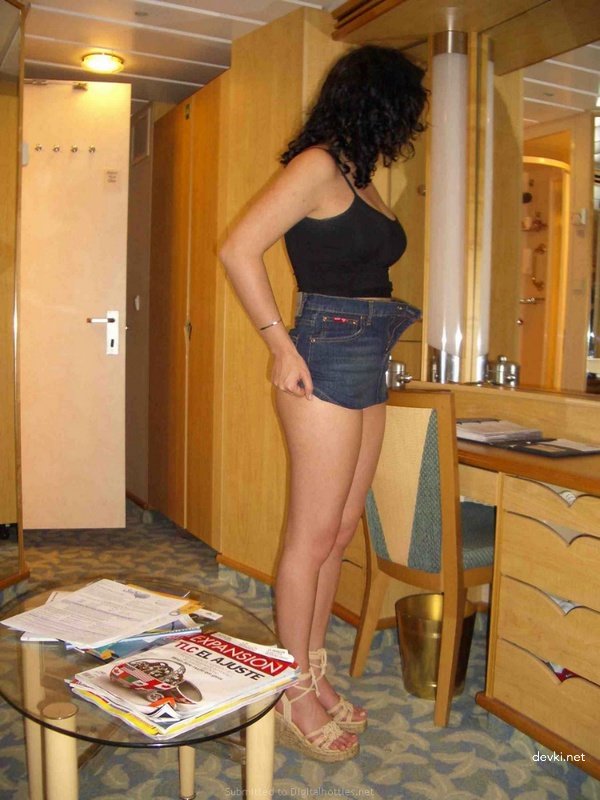 Amateur Vacation Sex Tape: Boyfriend Films Girlfriend Explicitly in English