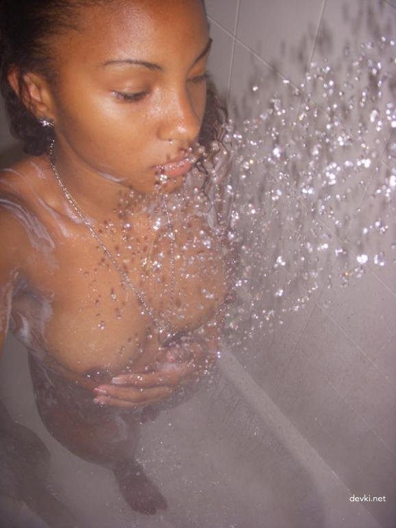 Hot Mulatto Babe Nude Showering - Explicit Amateur Photo