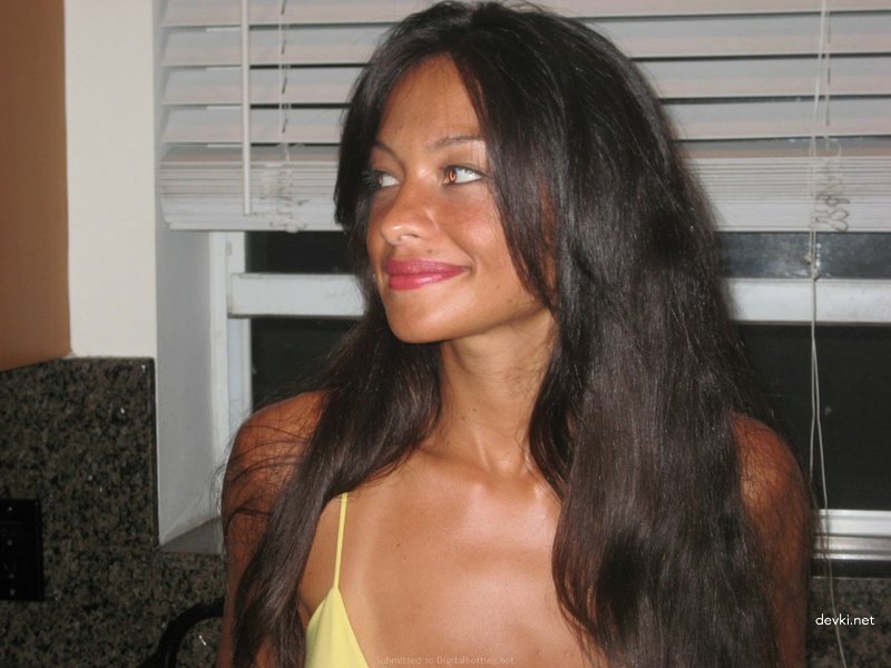 Big Tits Mulatto Amateur Gets Hardcore Interracial Fuck