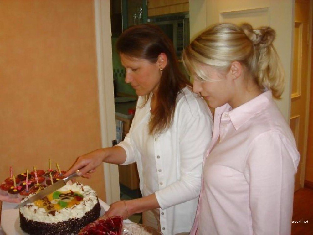 XXX Amateur Friends Share All in Explicit Porn Pics - Hot and Wild Action!