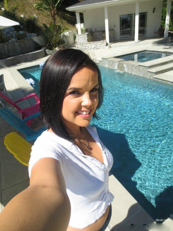 XXX Amateur Babes - Uncensored & Explicit Porn Pics