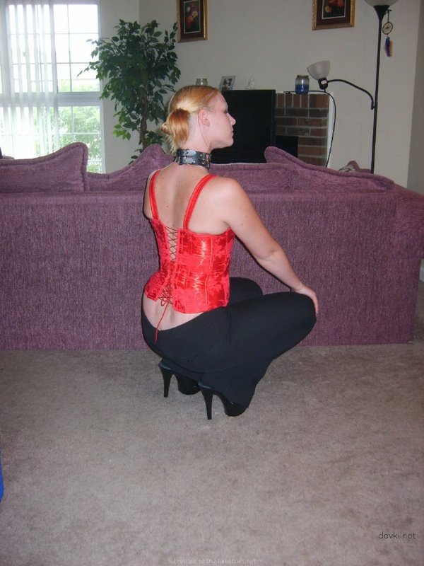 Big Booty Slut Masturbates: Explicit Amateur Porn Pics