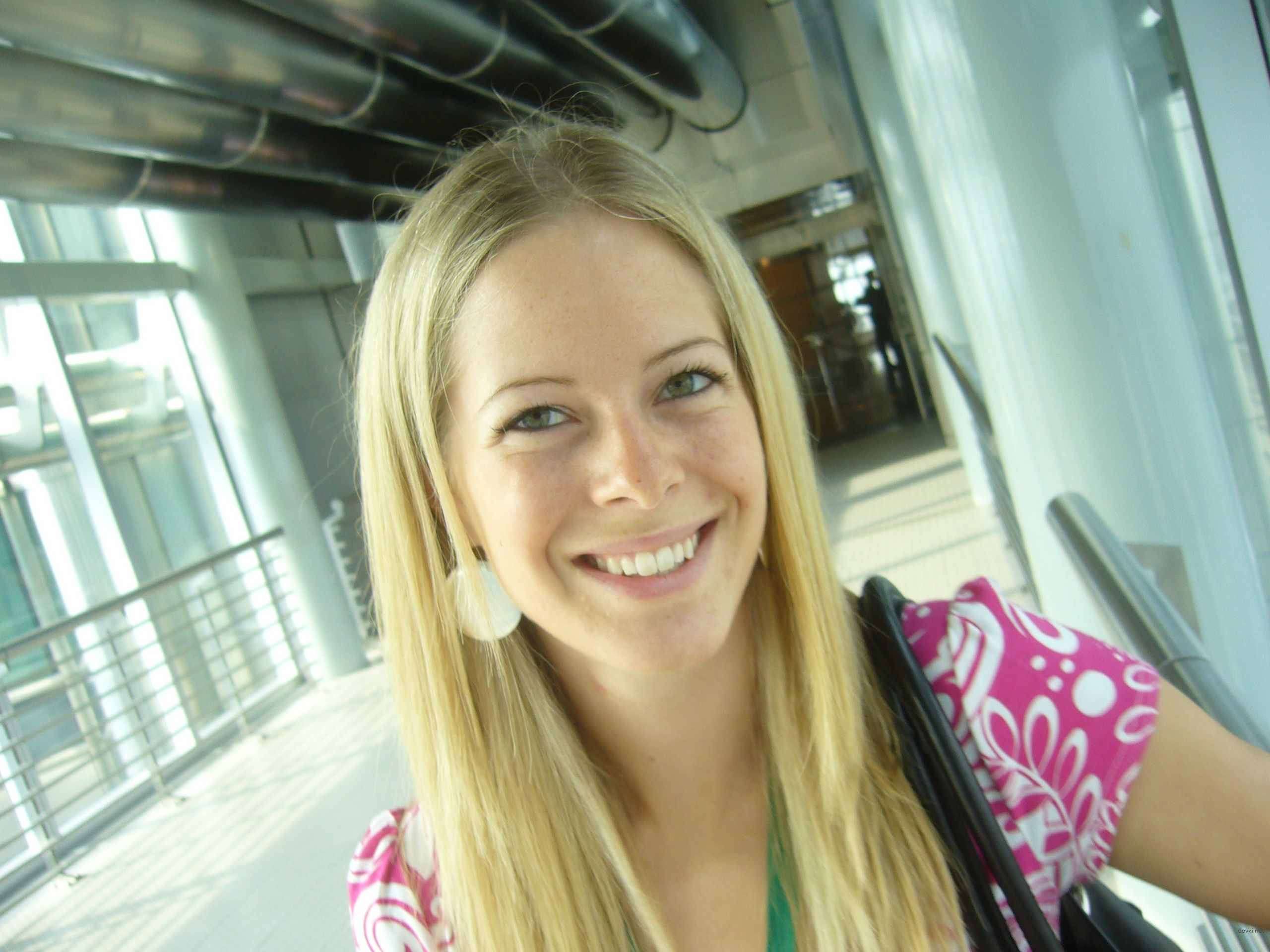 Hot Amateur Babe's Explicit Erotic Photoshoot: Uncensored XXX Content