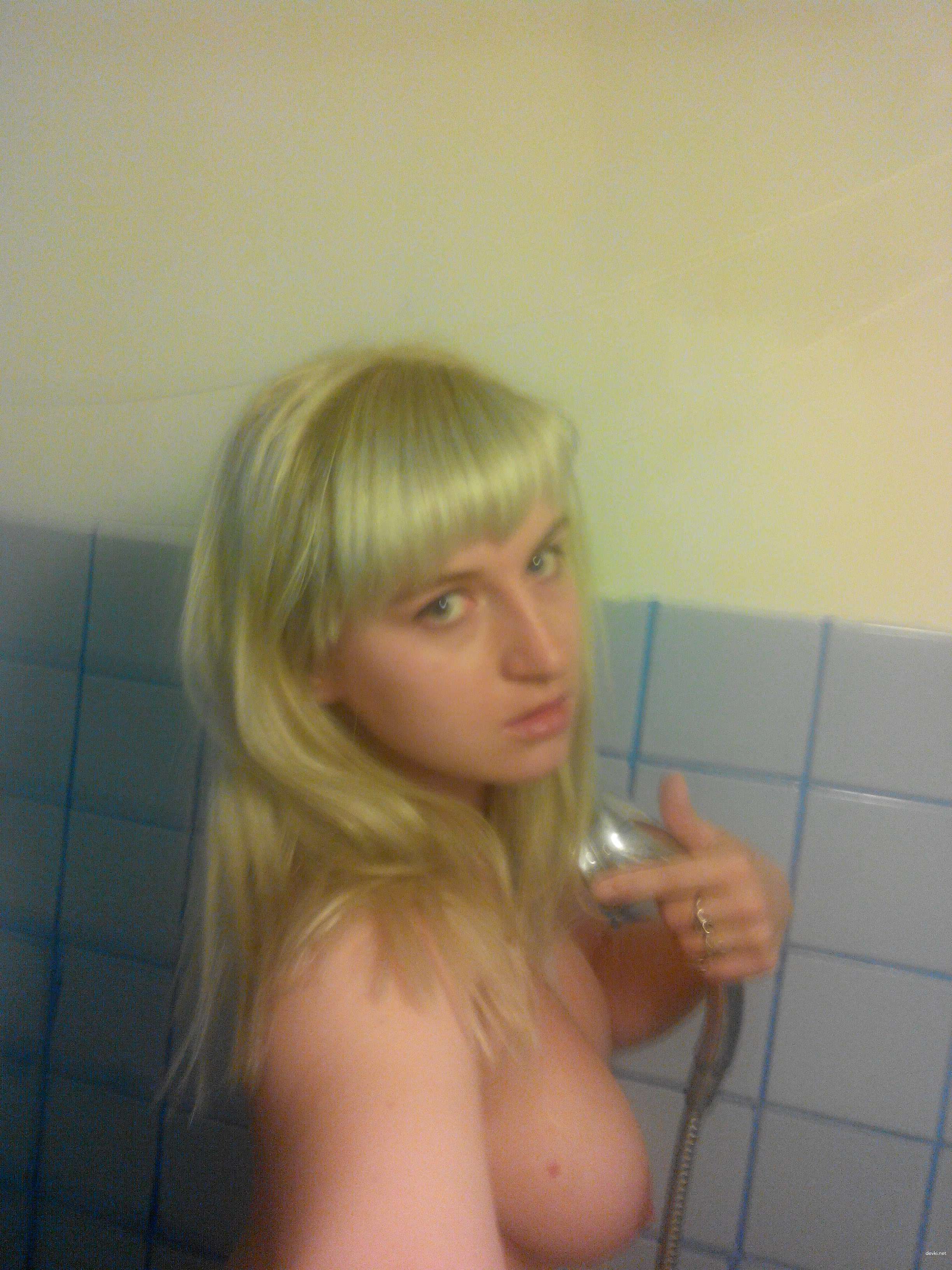 Raw Close-Up Amateur Porn: Intense Erotic Photoshoot