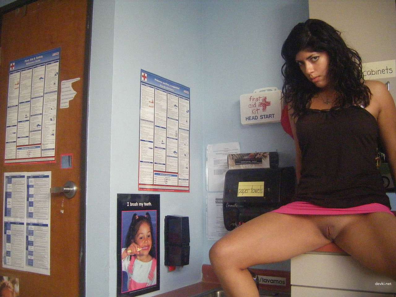 Amateur Babes Strip Down in Explicit Porn Pics - Hot Naked Women Exposed!