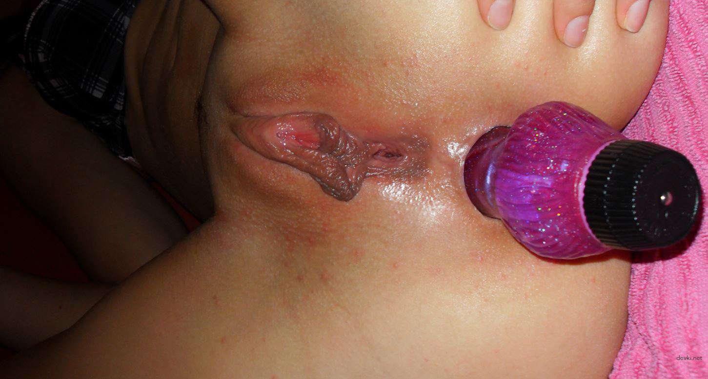 Anal Self-Pleasure: Amateur Slut Fucks Herself in Explicit Ass Play