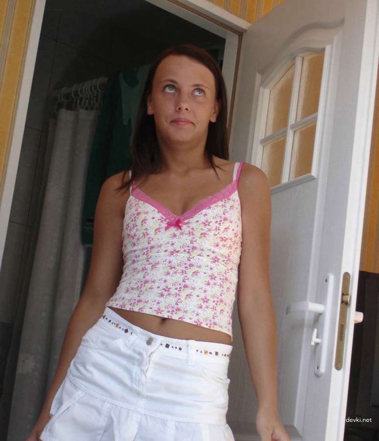 Hot Young Wife Gags on Big Dick in Homemade Blowjob Porn