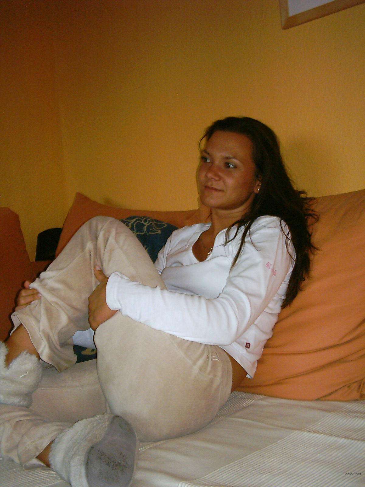 Amateur Naked Woman Posing and Fucking - Explicit Photo Shoot