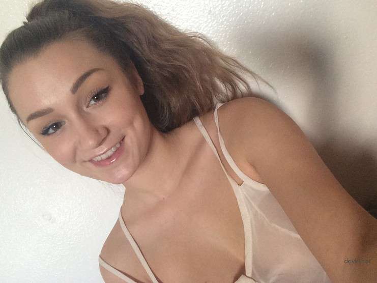 Explicit College Girl Exposed - Young Amateur Student Private Photo in English