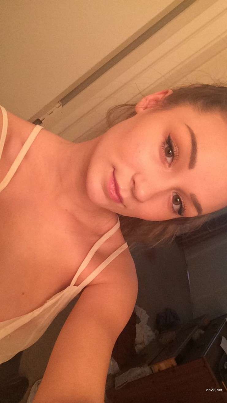 Explicit College Girl Exposed - Young Amateur Student Private Photo in English
