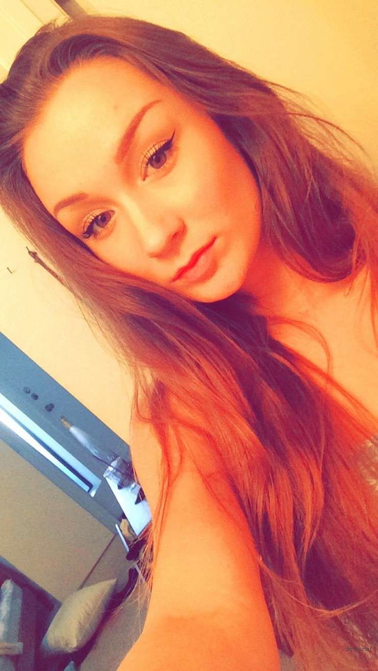 Explicit College Girl Exposed - Young Amateur Student Private Photo in English