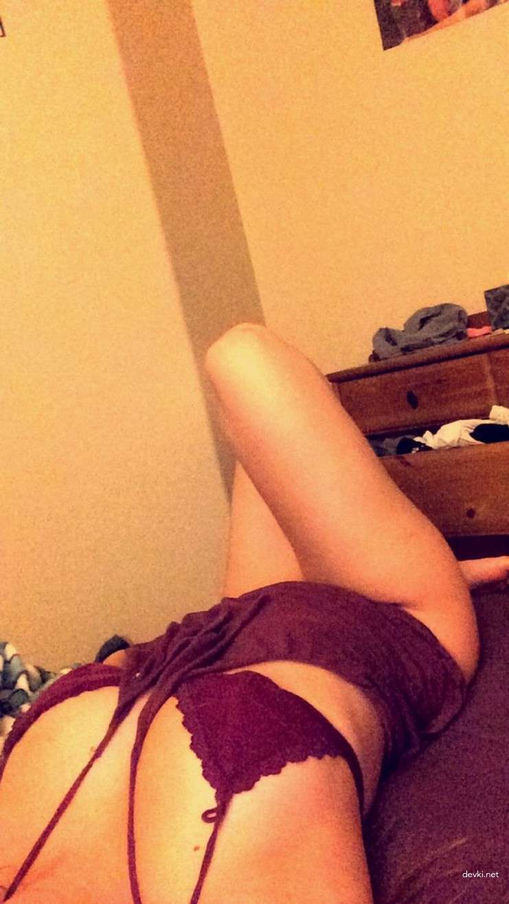 Explicit College Girl Exposed - Young Amateur Student Private Photo in English
