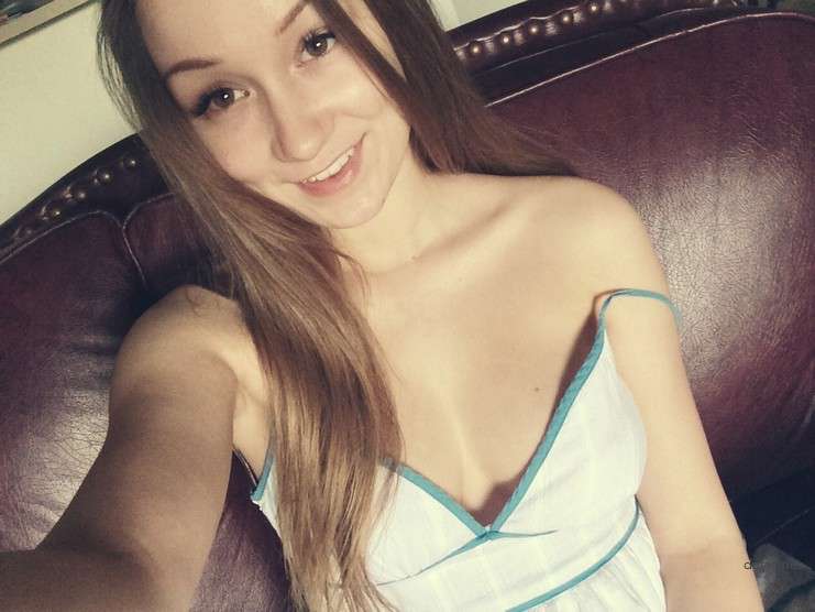 Explicit College Girl Exposed - Young Amateur Student Private Photo in English