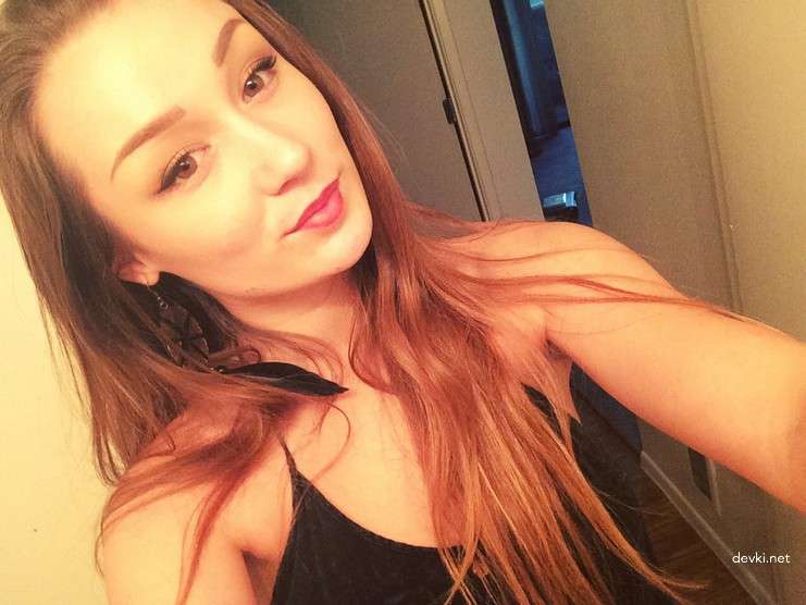 Explicit College Girl Exposed - Young Amateur Student Private Photo in English