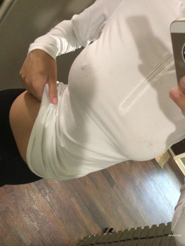 XXX Amateur Babe Baring All - Uncensored Boobs and Seductive Pose