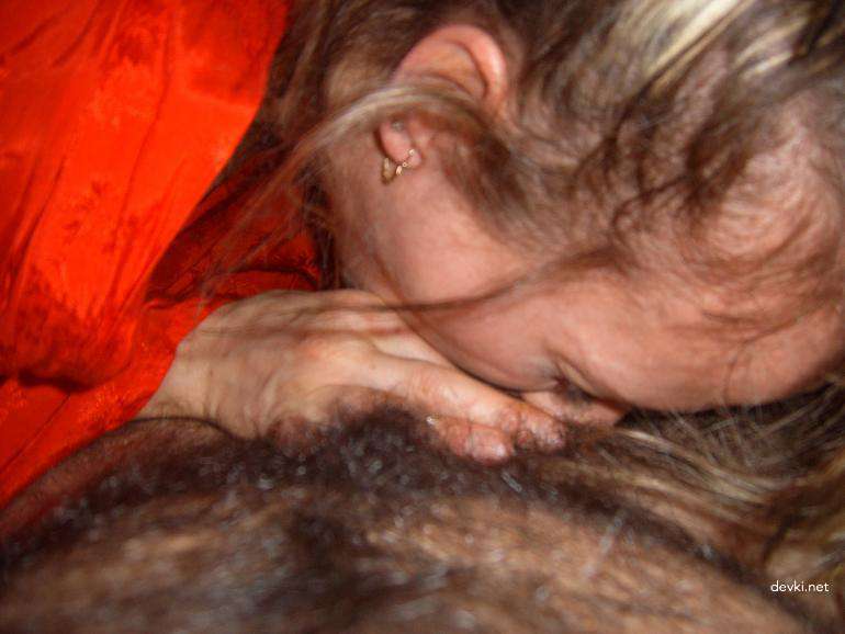 Amateur Wife Gives Hot Blowjob: Naked MILF Sucks Cock in Explicit Photo