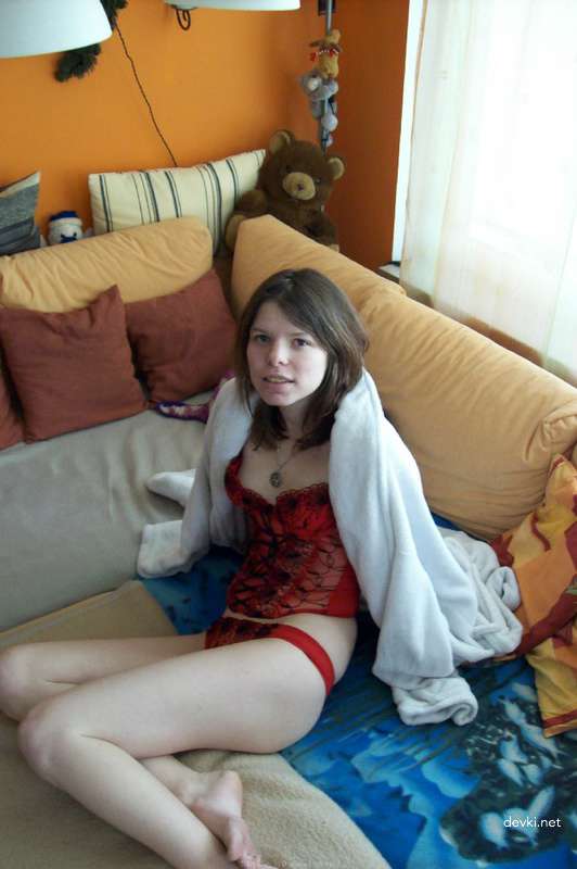 Amateur Slut's Uncensored Porn Pics - Explicit and Naughty!