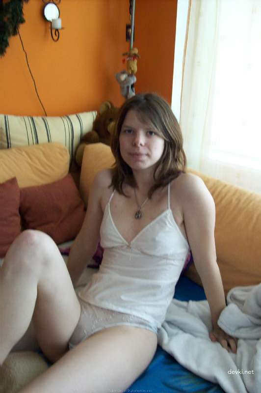 Amateur Slut's Uncensored Porn Pics - Explicit and Naughty!