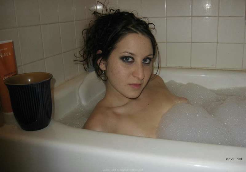 Amateur Girl's Explicit Bathroom Pics: Naughty, Private, XXX Fun