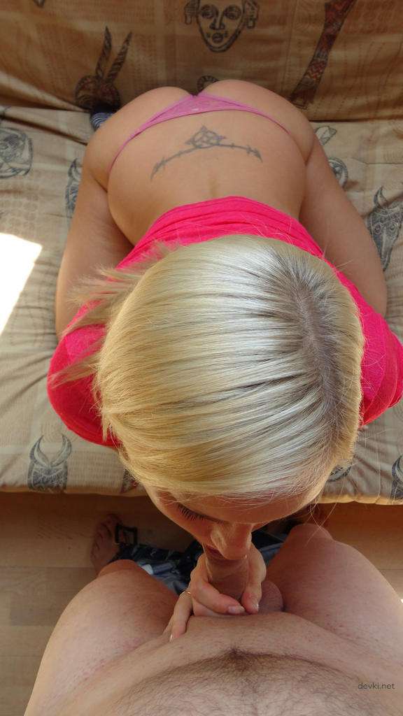Skinny Blonde Amateur Porn: Explicit Home Photos of Hot Amateur Blonde in Hardcore Action